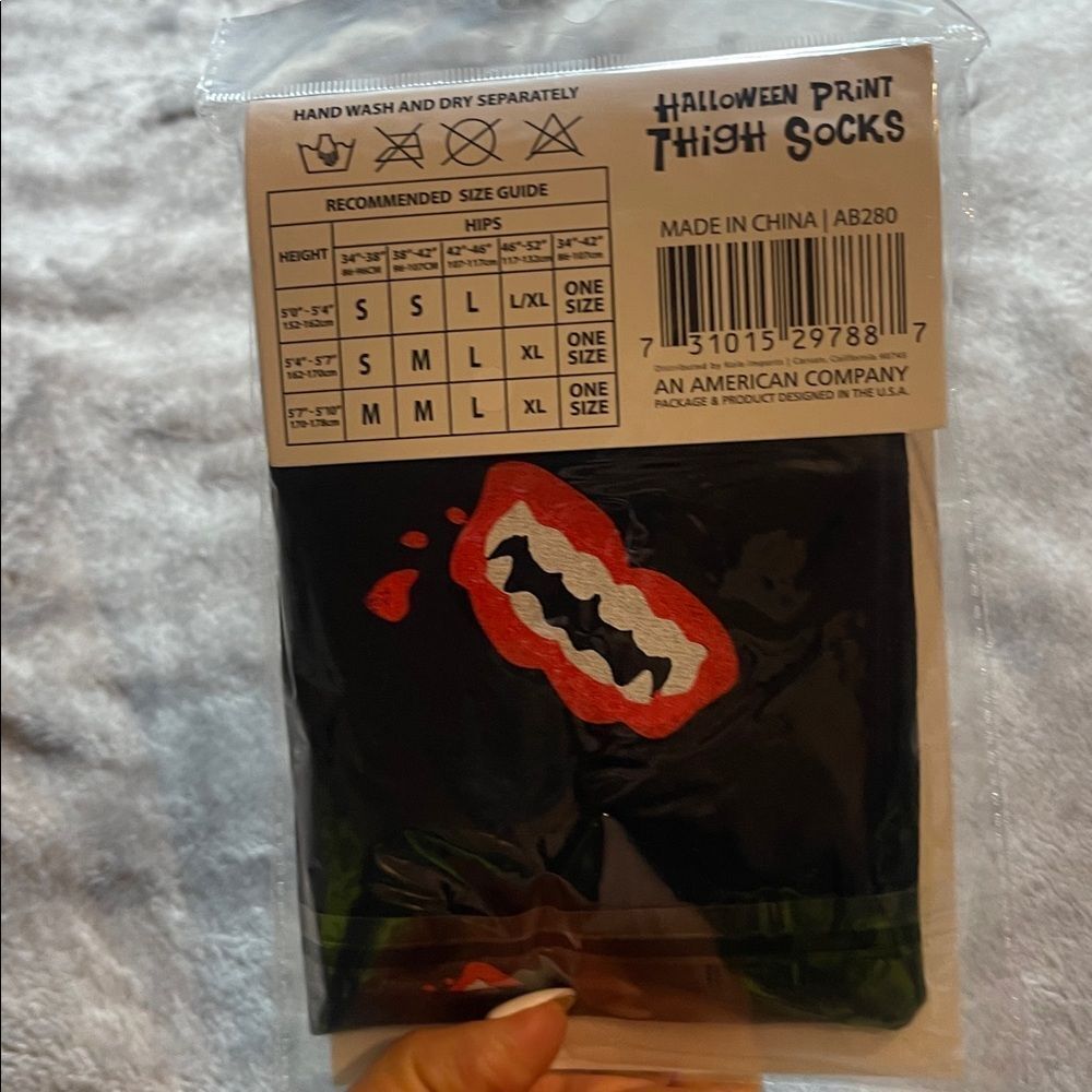 Halloween Print Thigh Socks - Black teeth design - Picture 2 of 2